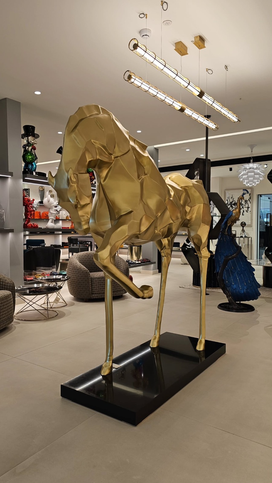 VIP HOME GALLERY Template Team Member